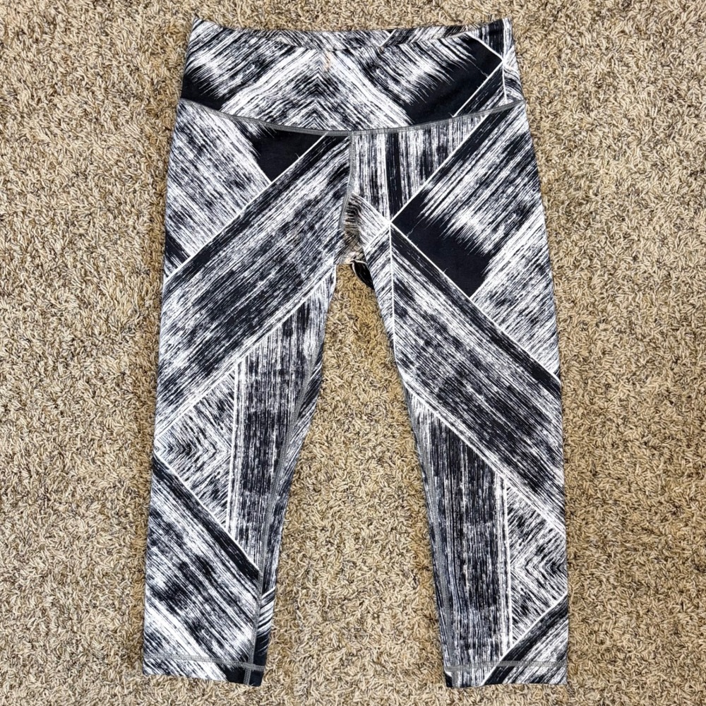 Lululemon Wunder Under Crop Leggings Black White Geometric Brushstroke Size 8